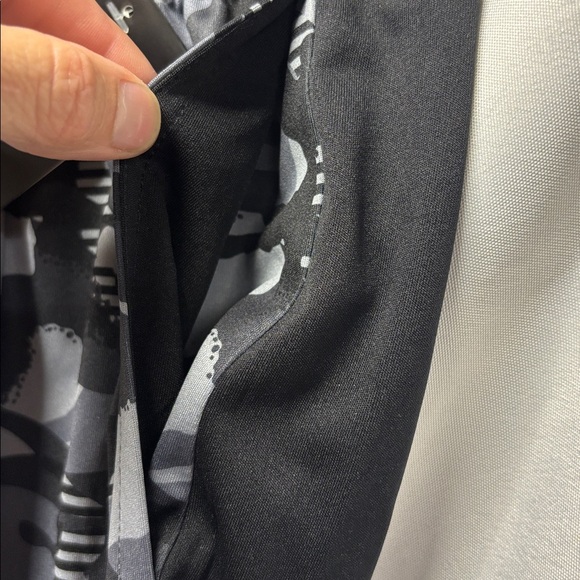 Adidas NWT Youth Black and Gray Camouflage Shorts - Picture 4 of 6